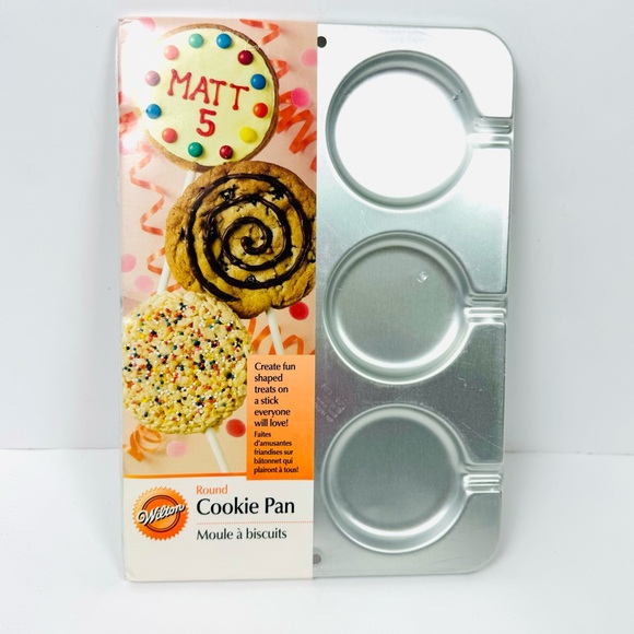 New Wilton Round Cookie Pan - Picture 1 of 4